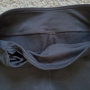 Fabletics Pants - Fabletics Petal Crop Fabletics Pants - Fabletics Petal Crop